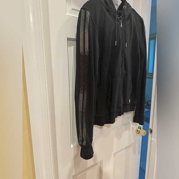 Woman’s Butter sweatshirt - Picture 2 of 3